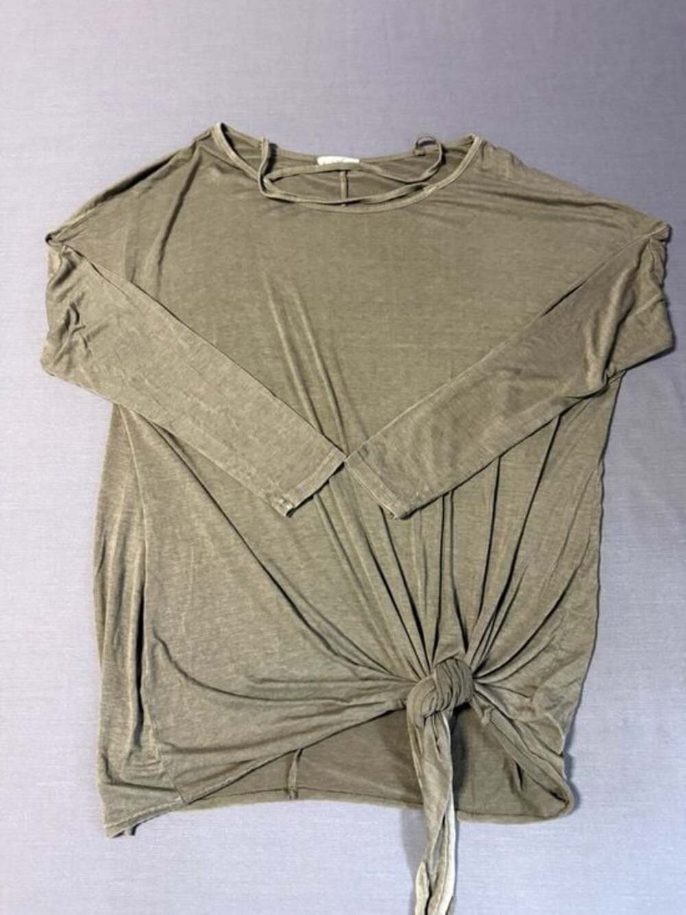 NWOT Easel Olive Green Strappy Lattice Neck Front Tie Long Sleeve Top Size Sm